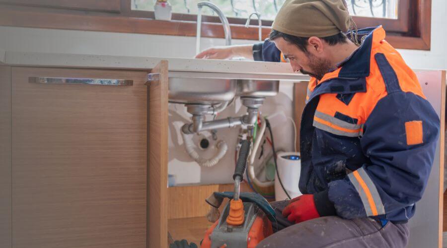 Professional emergency plumbing in Loughman, FL